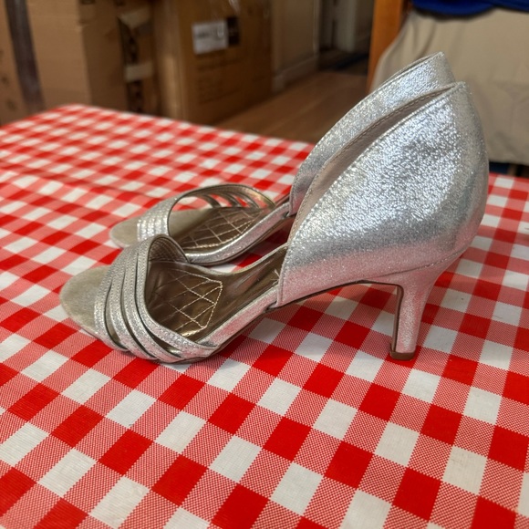 Alfani Giorjah Sliver Metallic Open Toe Pump Size 6.5 - Picture 5 of 13